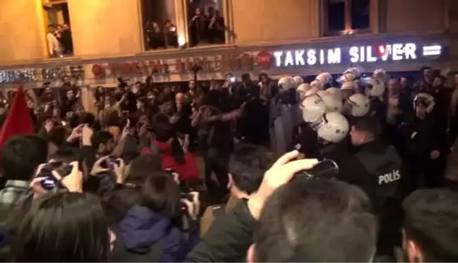 Taksim'de izinsiz gösteride 34 kişi gözaltına alındı