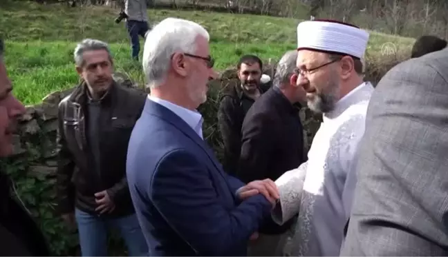 Diyanet İşleri Başkanı Erbaş, bir yakınının cenaze namazını kıldırdı