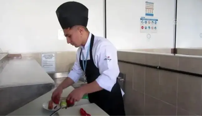 Bu okulu bitiren öğrencilere iş teklifi yağıyor - AFYONKARAHİSAR