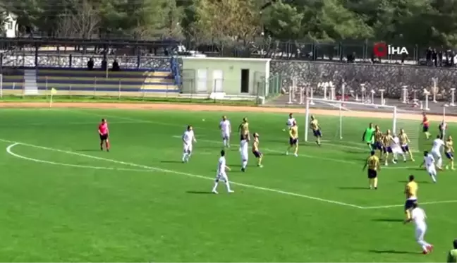Seyircisiz maçta olay çıktı
