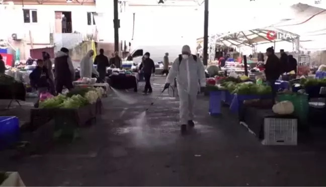 Halk pazarında önce dezenfekte yapıldı sonra dua edildi