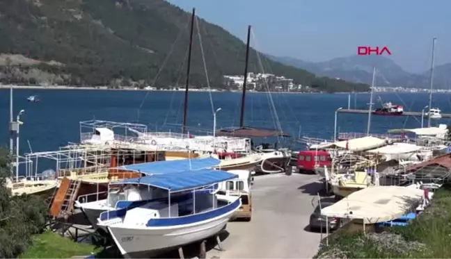 MARMARİS Gezi ve yolcu taşıyan tekneler turizme hazırlanıyor