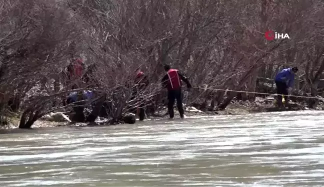 Munzur Çay'ına düşen Uzman Çavuş Güneş'i arama çalışmaları sürüyor