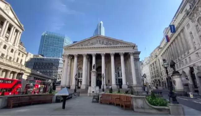 Empty street views of London on first day of nationwide lockdown