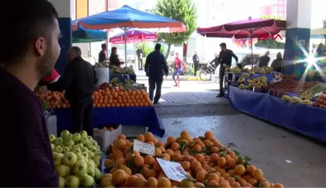 ANTALYA Maske dağıtan 'Örümcek Adam' şaşkınlık yarattı