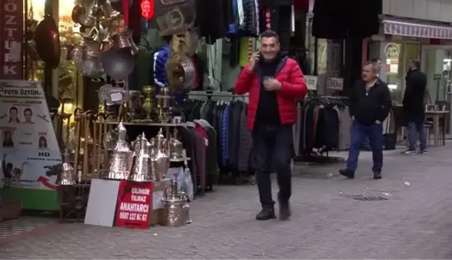 Kalaycı Yakup Usta bakırı 40 yıldır sevgiyle parlatıyor