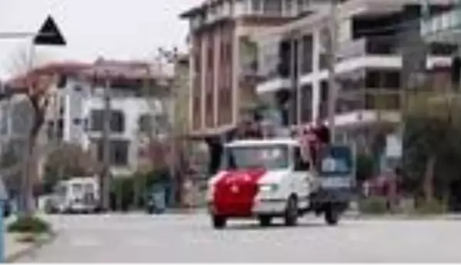 Sokakları dolaşan orkestradan