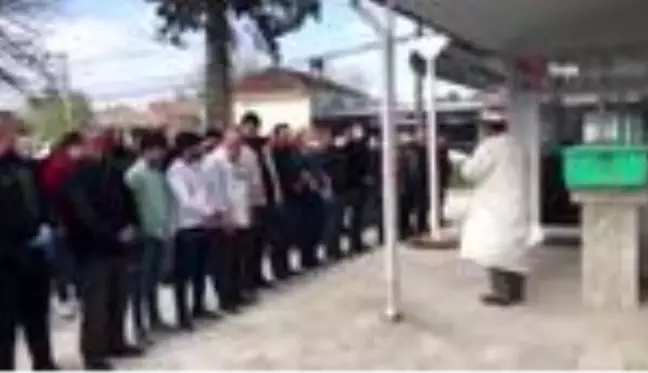 Annesinin öldürdüğü talihsiz çocuk Manisa'da defnedildi