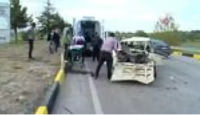 Isparta'da ambulans ile otomobil çarpıştı: 2 yaralı