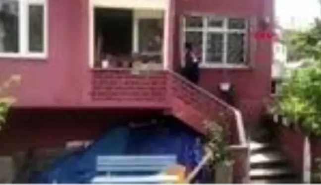 BURSA Jandarma yeni doğan torununu görmek isteyen anneanneyi, torunuyla 'görüntülü' olarak...