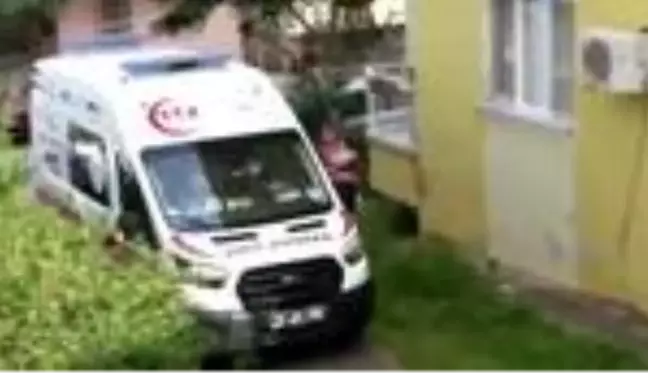 Vatandaşlardan polis ve sağlık ekiplerine çiçekli sürpriz