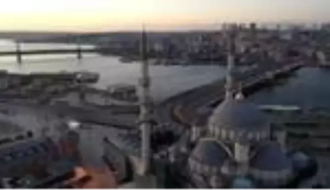 (DRONE) Camilere mahya asıldı