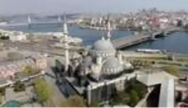 Eminönü ve Beyazıt Meydanı boş kaldı