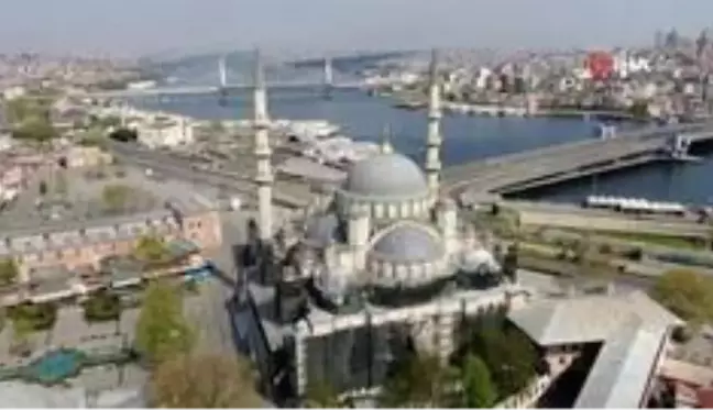 Eminönü ve Beyazıt Meydanı boş kaldı