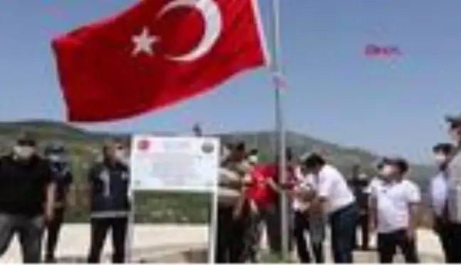Şehidin baba evinin karşısına Şehitler Tepesi
