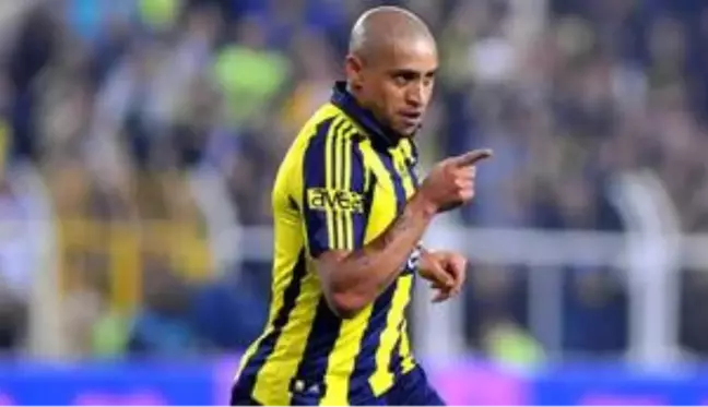 Roberto Carlos: Chelsea ile anlaşamayınca Fenerbahçe'ye transfer oldum