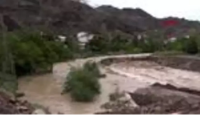 ERZURUM Oltu Çayı taştı, ekili araziler zarar gördü-1