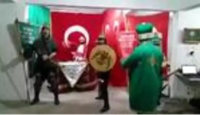 Isparta'da bir mehteran başı, Fetih Marşı'nı 