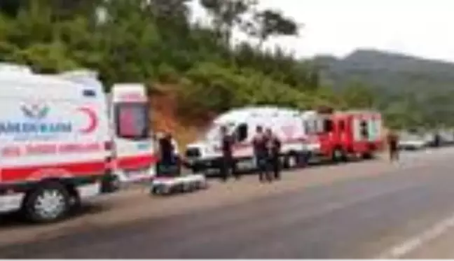 Minibüs şarampole devrildi: 9 yaralı