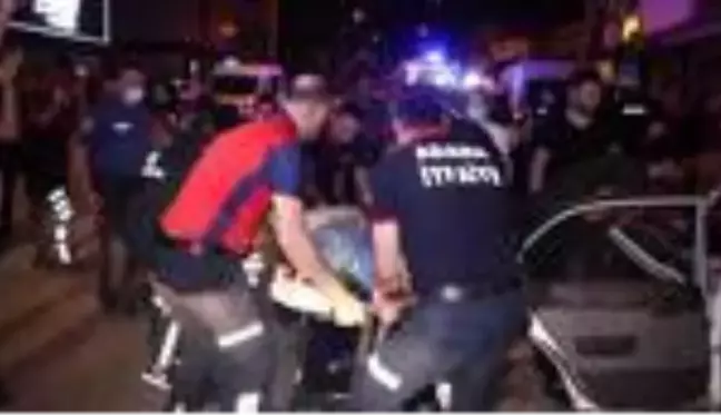 Adana'da iki otomobil çarpıştı: 7 yaralı