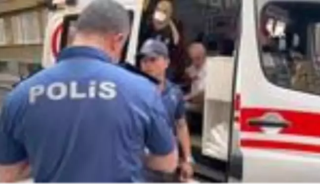 Ara sokakta aşırı sürat yapan 2 motosikletli, kendilerine tepki gösteren mahalleliye ateş açtı