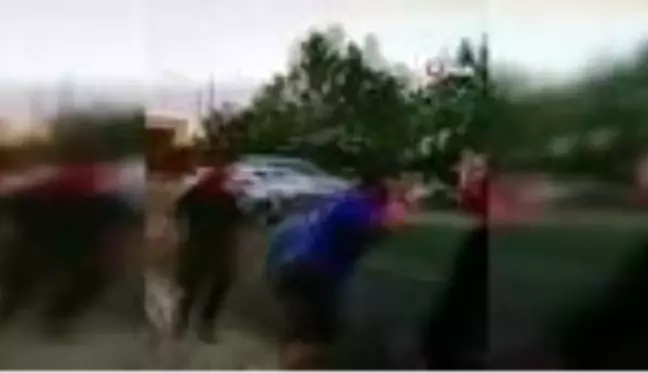 ABD'de eski sömürge valisinin heykeline yönelik protestoda silahlı saldırı