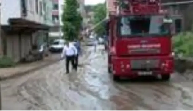 Son dakika haber: Rize'nin İyidere ilçesinde şiddetli yağmur nedeniyle 20 iş yerini su bastı