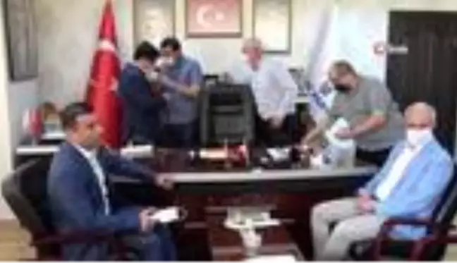 Partisinden istifa eden CHP'li eski belediye meclis üyesi AK Parti'ye katıldı