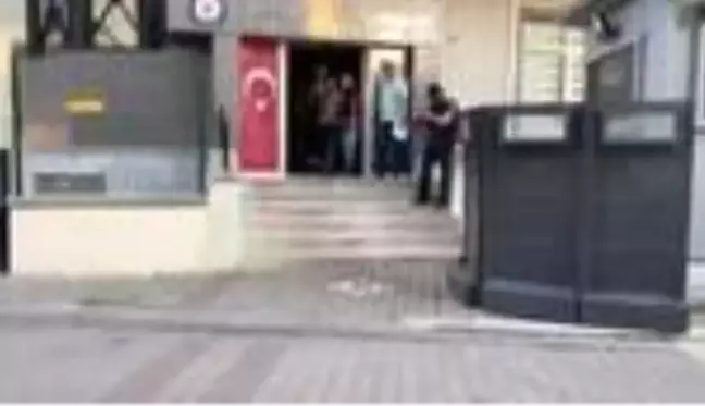 Sokakta kadına şiddet uygulayan zanlı adliyeye sevk edildi