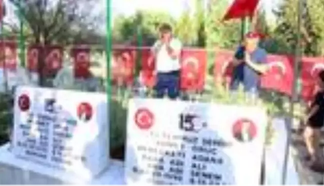 ADANA 15 Temmuz'da şehit edilen ikiz polisler, mezarları başında anıldı