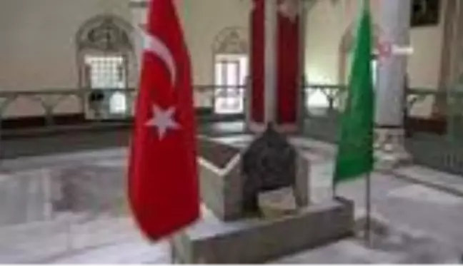 Fatih Sultan Mehmet'in babasına dua ettiler, Ayasofya'da namaz kılmak için Bursa'dan yürüyerek yola...