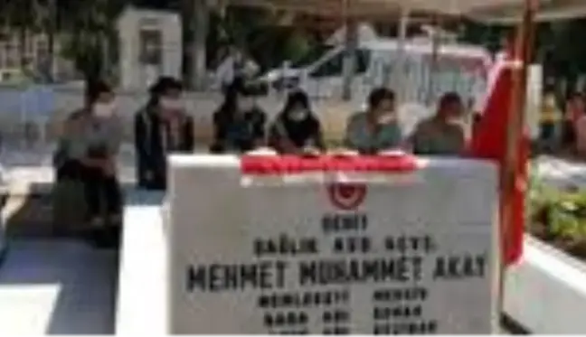 Son dakika... Mersin şehitliğinde hüzünlü bayramlaşma