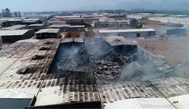 Son dakika haberi: (DRONE) Fabrikadaki yangın kontrol altına alındı