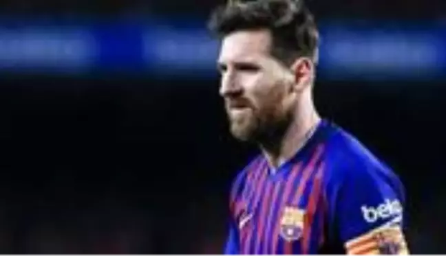 20 yıl önce Barcelona'dan Real Madrid'e transfer olan Figo'dan Messi paylaşımı: Başka bir tarihi an