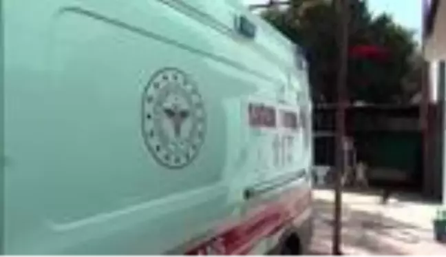 Son dakika haber... Ambulans şoförü, hastayı 1 kilometre sırtında taşıdı