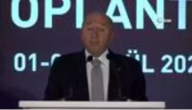 Nihat Özdemir: 