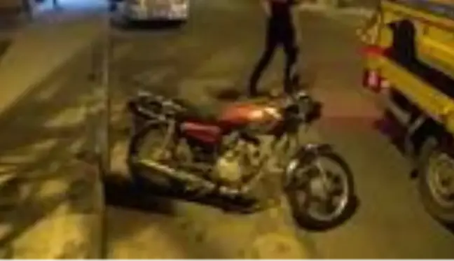 ADANA Ehliyetsiz motosiklet sürücüsü kovalamacayla yakalandı