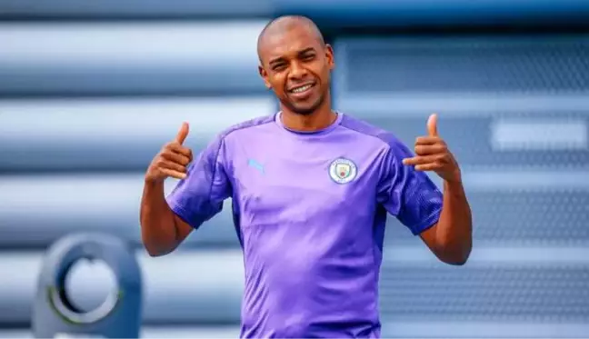 Fernandinho'nun Galatasaraylı isimleri takibe alması, taraftarları heyecanlandırdı