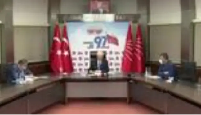 CHP Genel Başkanı Kılıçdaroğlu, apartman görevlileriyle görüştü