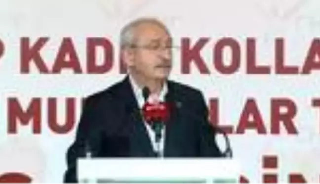 Kılıçdaroğlu, kadın muhtarlarla buluştu