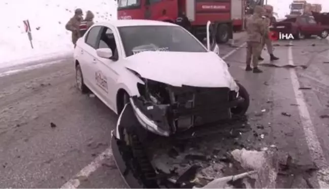 Son dakika... Erzincan'da kar yağışı trafik kazalarını da beraberinde getirdi