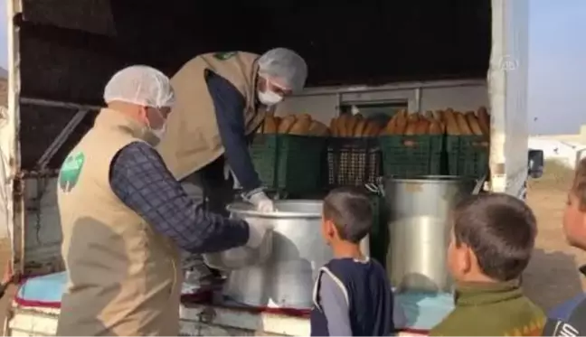 HAYAD'dan Afrin'deki ailelere sıcak çorba ve ekmek ikramı