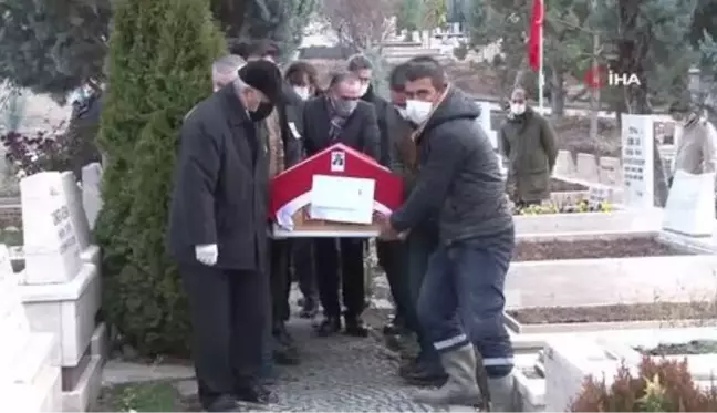 Evinde ölü bulunan Prof. Dr. Mustafa Ender Taner defnedildi