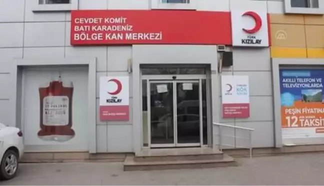 Kovid-19'u yenen Düzcesporlu futbolcu, yönetici ve antrenörler immün plazma bağışında bulundu