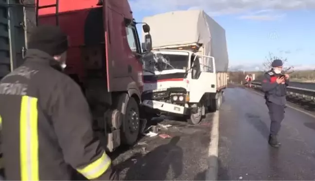 KIRKLARELİ - Zincirleme trafik kazasında 2 kişi yaralandı