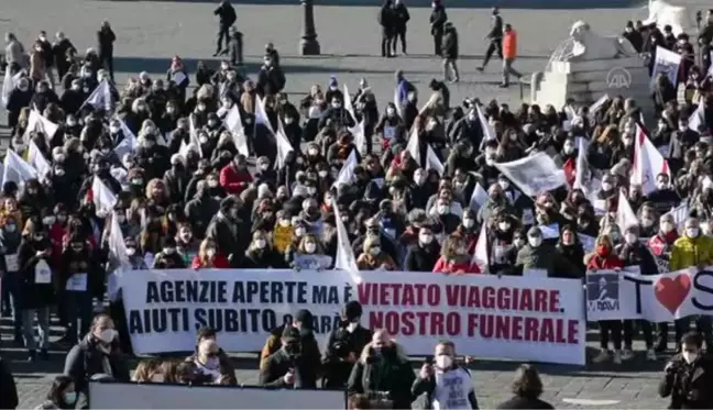 Son dakika haberleri | İtalya'da turizm sektörü çalışanları meydana indi