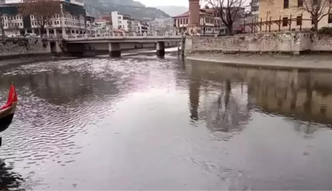 Amasya Valiliği halk sağlığının korunması için Yeşilırmak'ta balık tutulmasını yasakladı