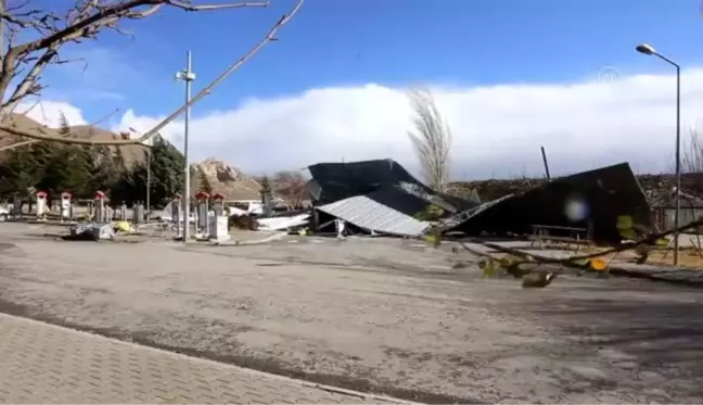 Halkapınar'da şiddetli rüzgar hasara yol açtı