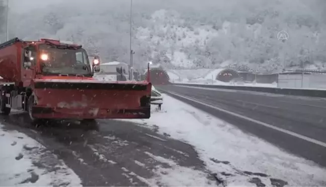 (Drone) Bolu Dağı'nda kar yağışı etkili oluyor