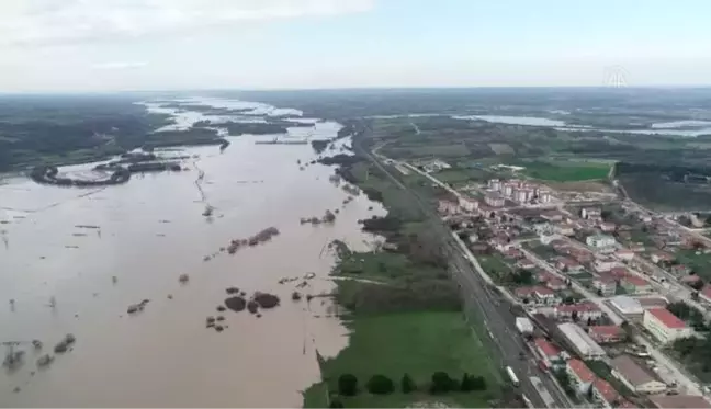 KIRKLARELİ - Yer yer taşkın yapan Ergene Nehri'nin debisi düşmeye başladı